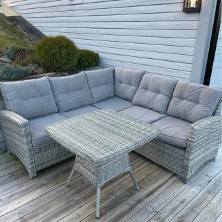 hage hjørnesofa og bord